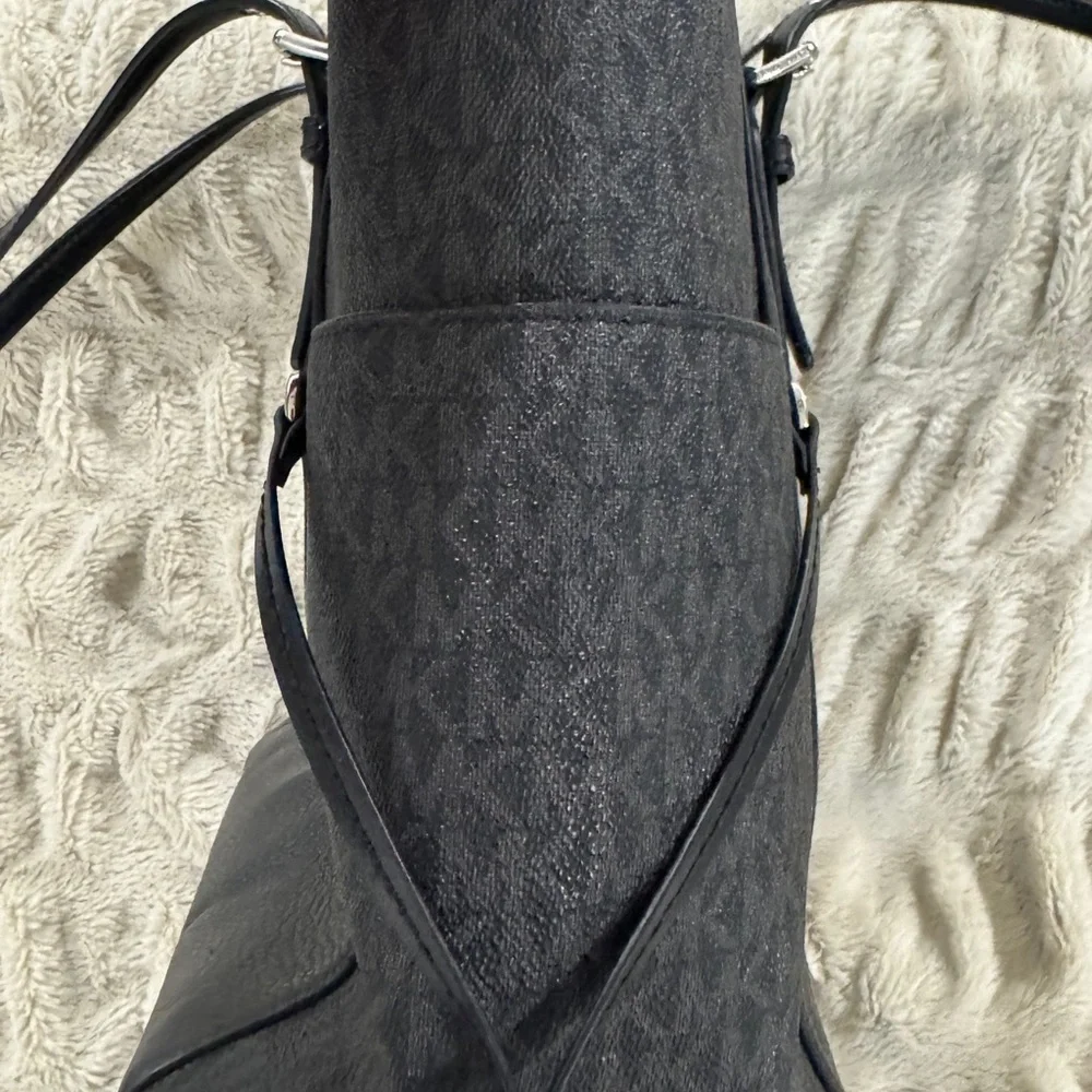 Michael Kors Voyager Tote Bag Zebra Stripe Calf Hair - Picture 6 of 12